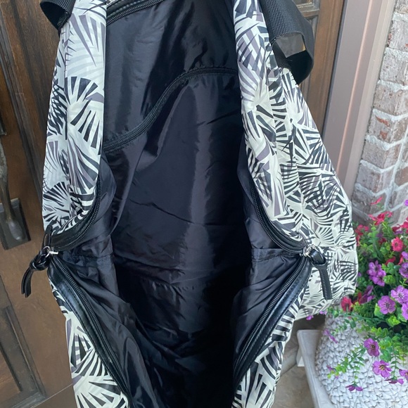 DAY by Birger et Mikkelsen abstract, palm print weekender bag! The Gweneth tote. - Picture 5 of 8